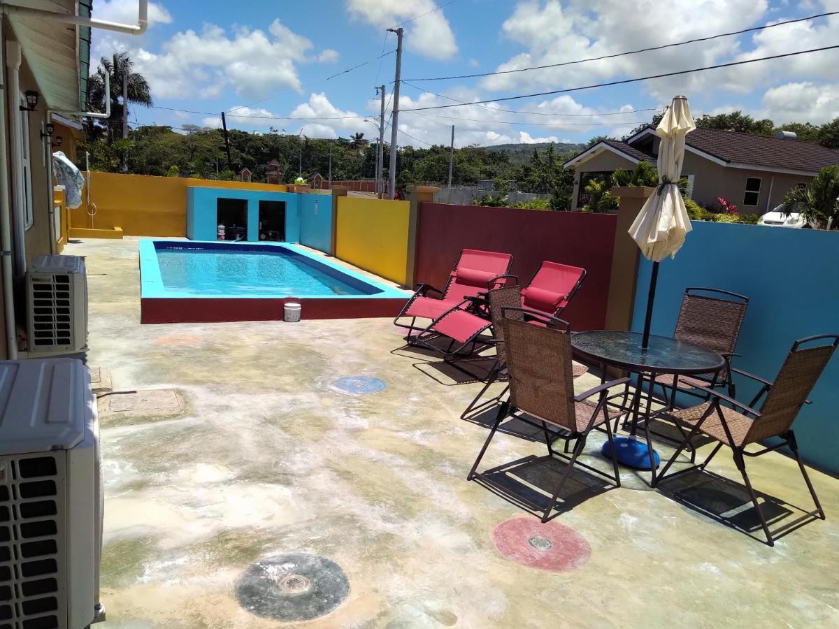 Paradise Villa: Dual Properties with Private Pool and Gym Ocho Rios Exterior photo