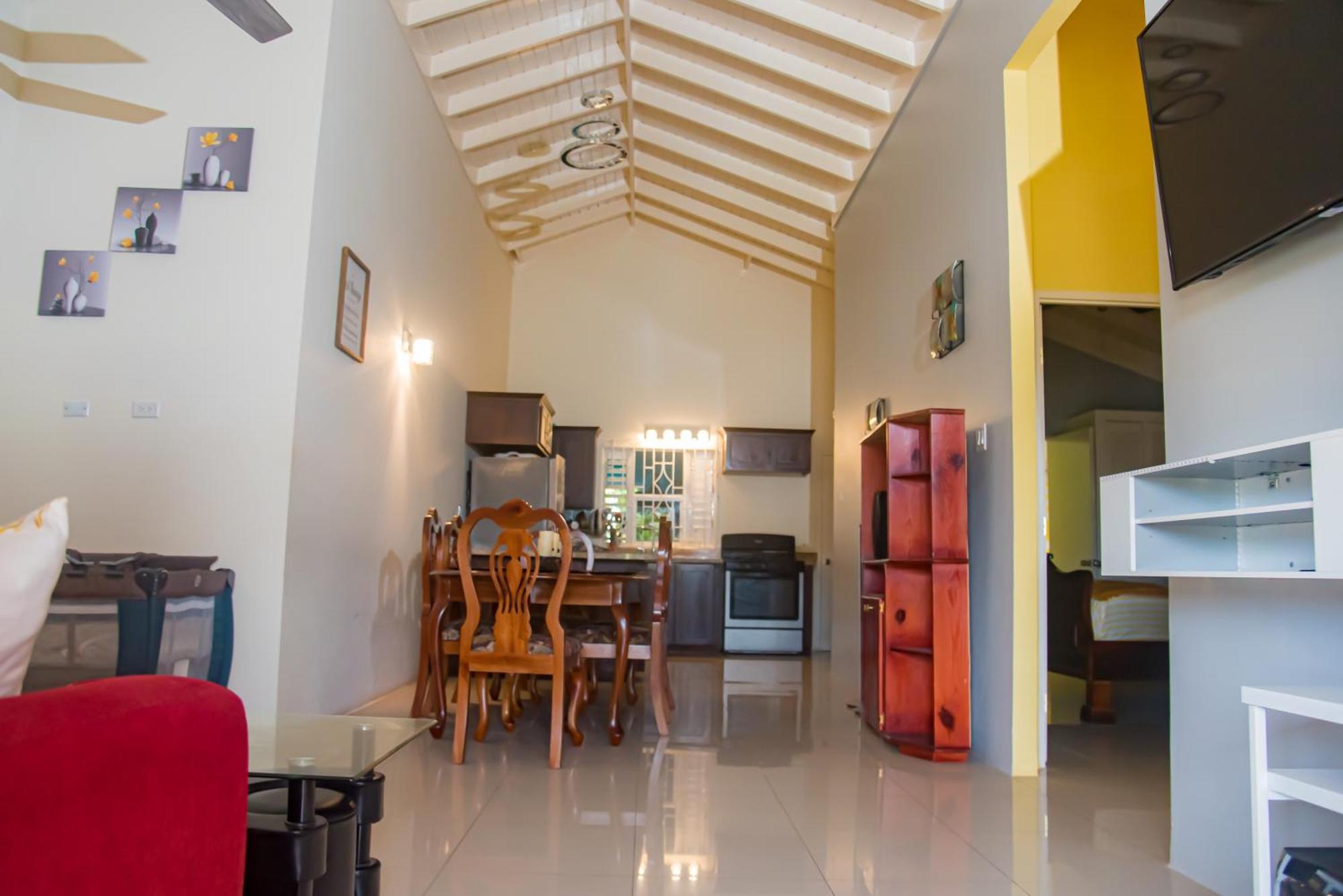 Paradise Villa: Dual Properties with Private Pool and Gym Ocho Rios Exterior photo