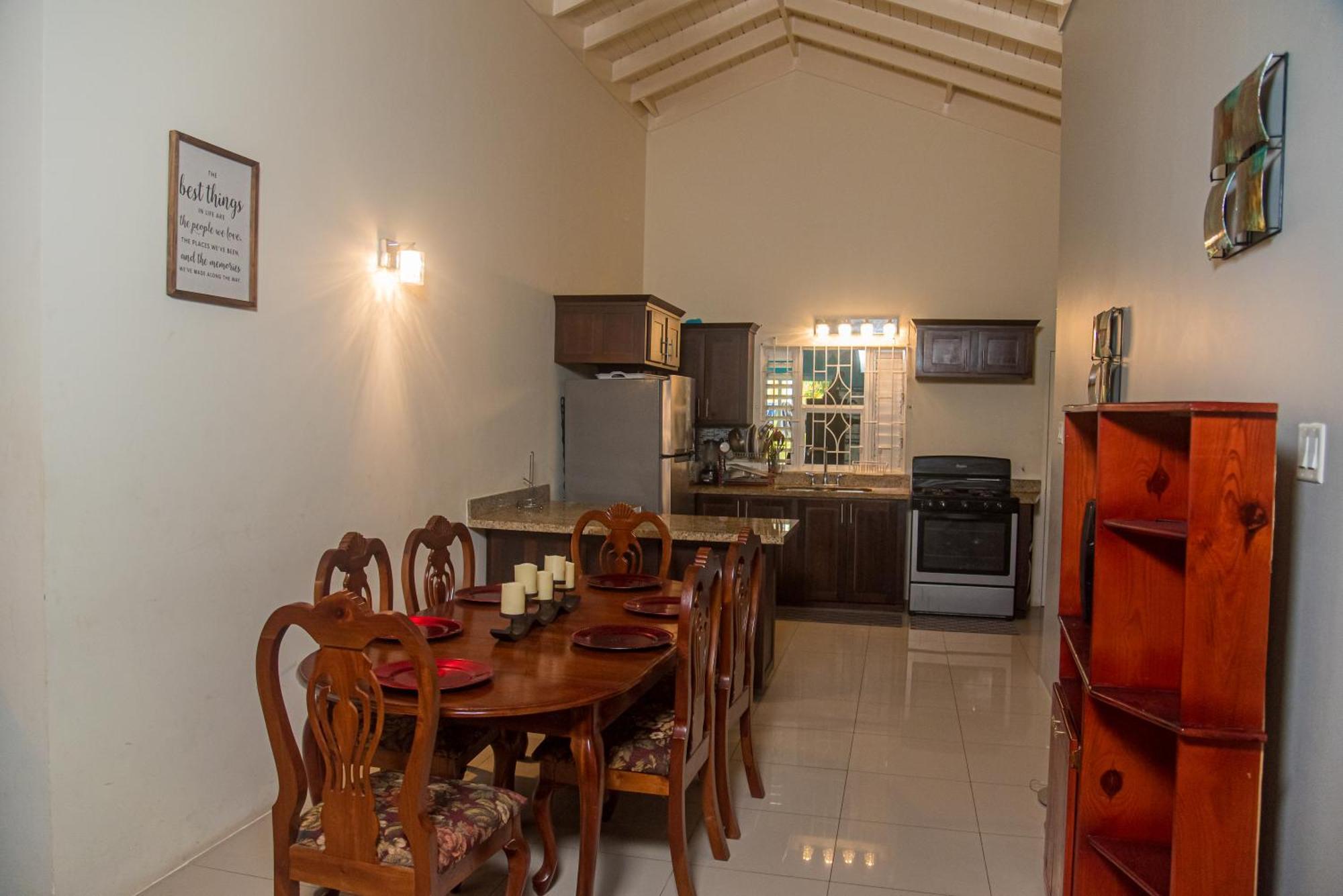 Paradise Villa: Dual Properties with Private Pool and Gym Ocho Rios Exterior photo